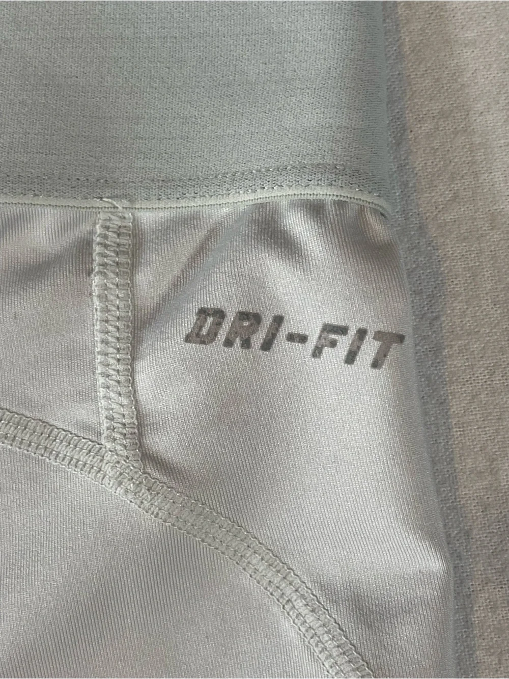 Nike Pro Dri-Fit Women’s Compression Light Gray Athletic Shorts Size Small